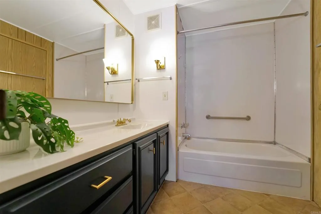 1174 E Main Unit 158