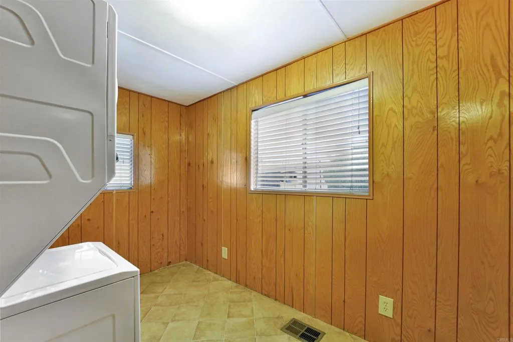 1174 E Main Unit 158