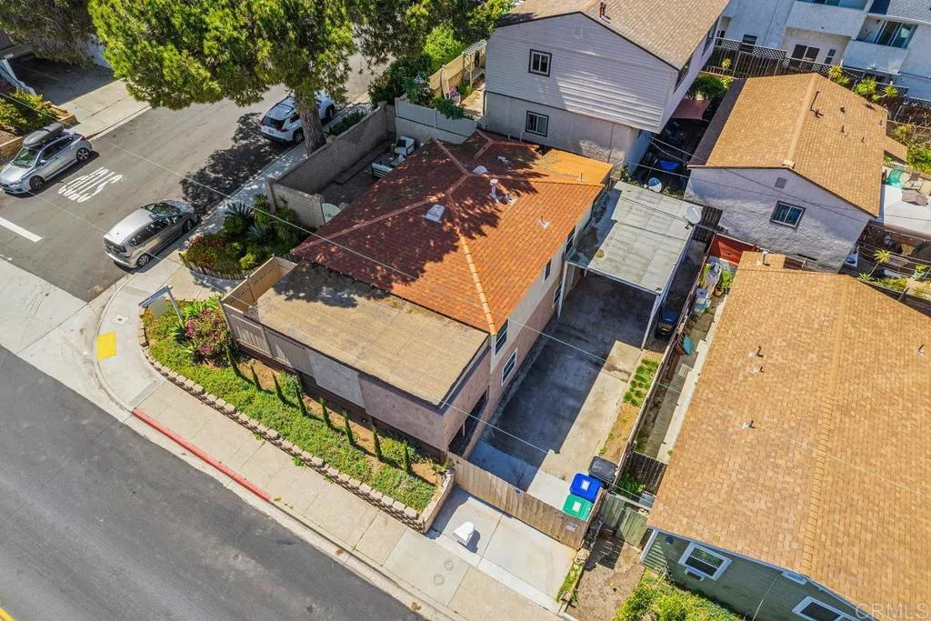 4304 Mentone Street