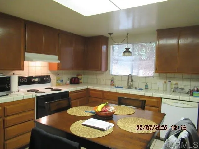 3734-38 Bonita Canyon Road