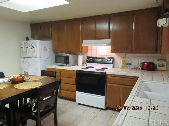 3734-38 Bonita Canyon Road