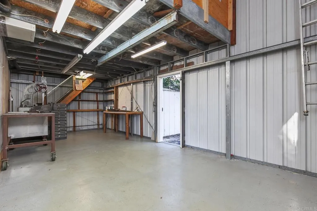 10546 Valle Vista Rd
