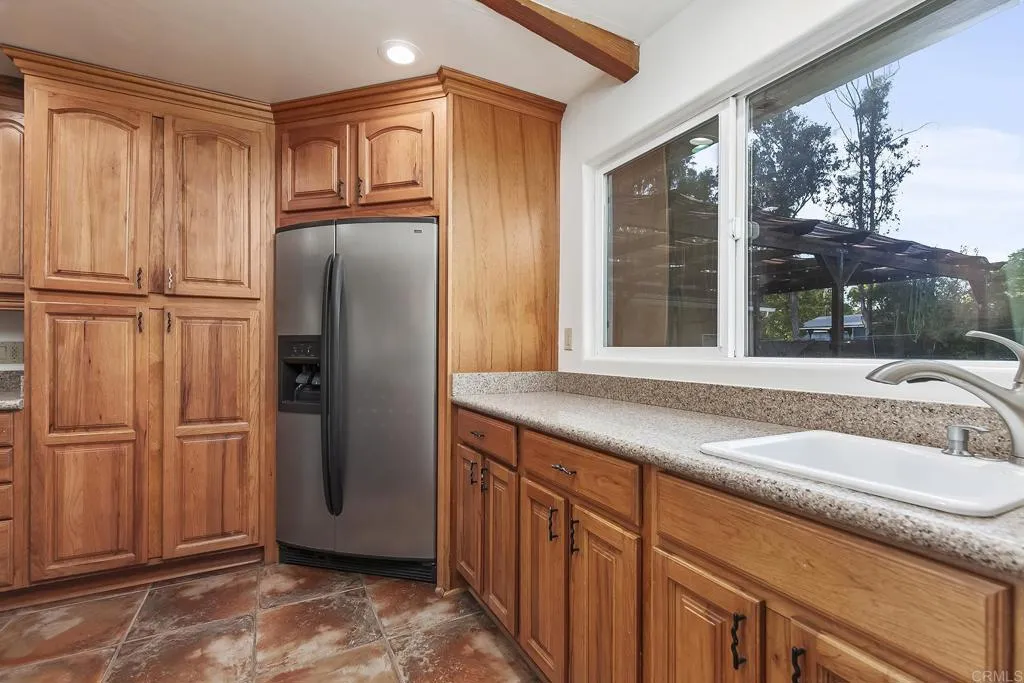 10546 Valle Vista Rd