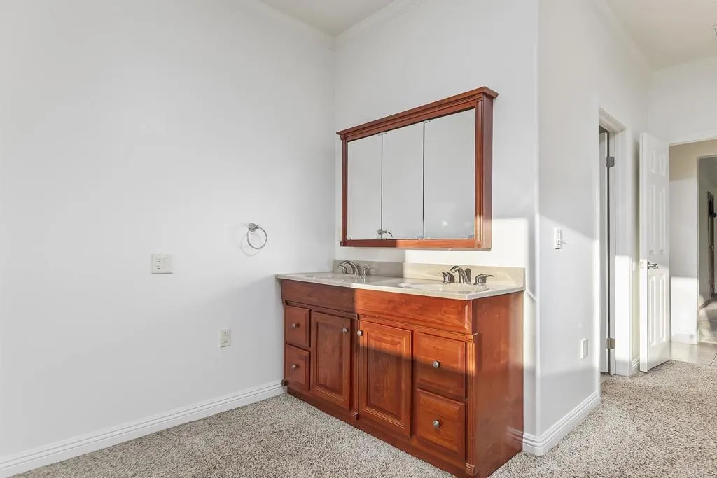 10546 Valle Vista Rd