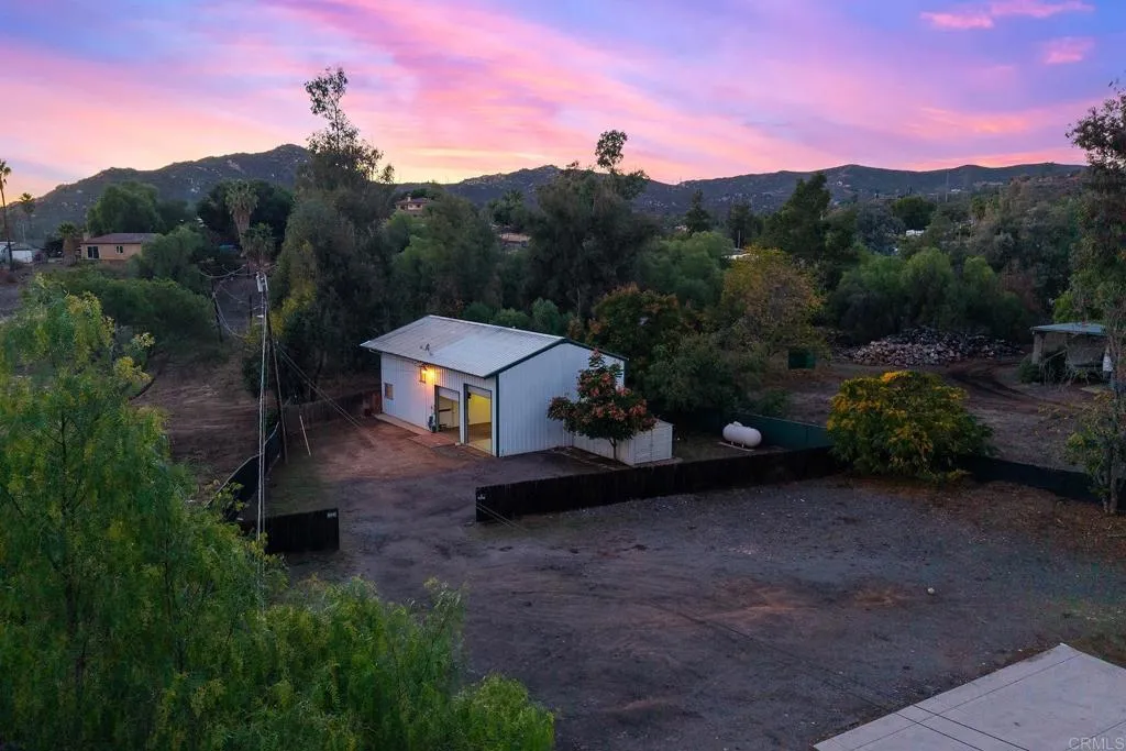 10546 Valle Vista Rd