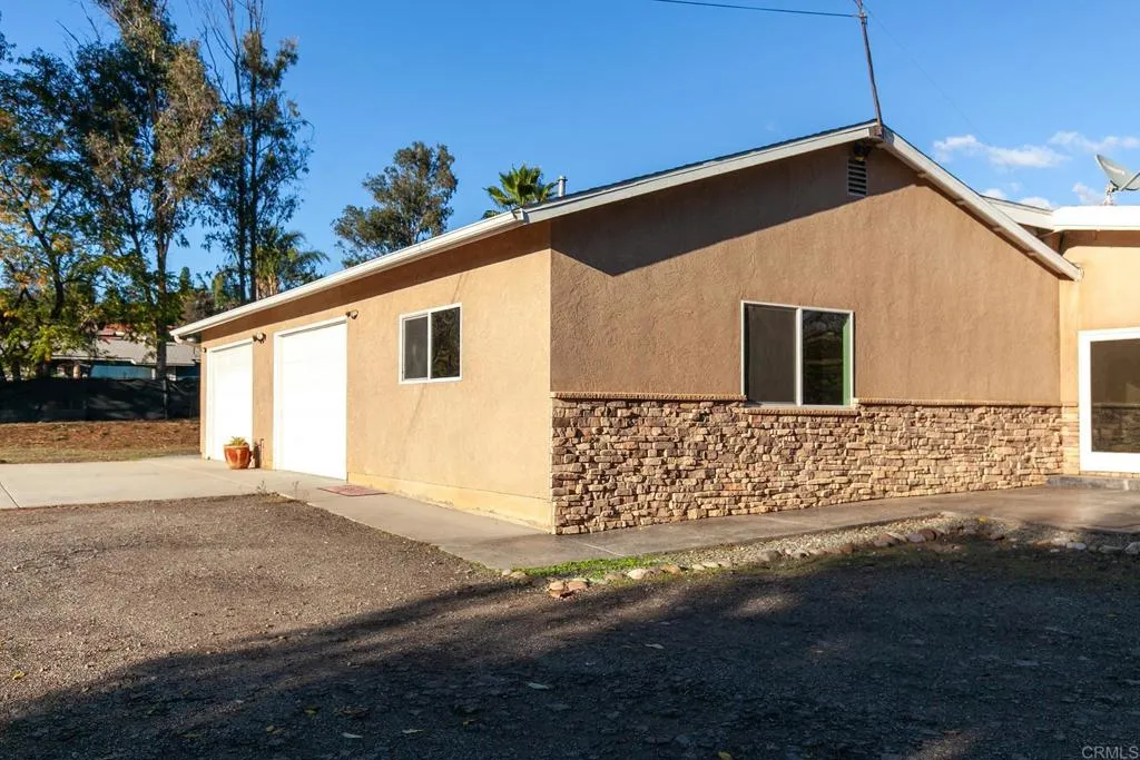 10546 Valle Vista Rd