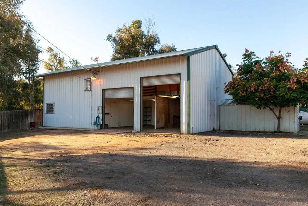 10546 Valle Vista Rd