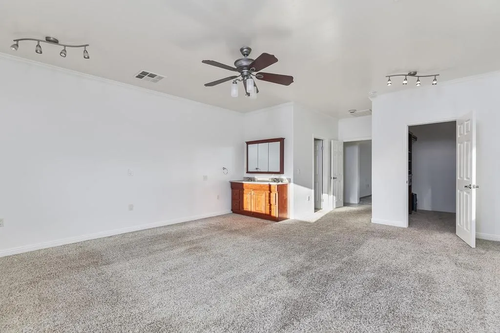 10546 Valle Vista Rd