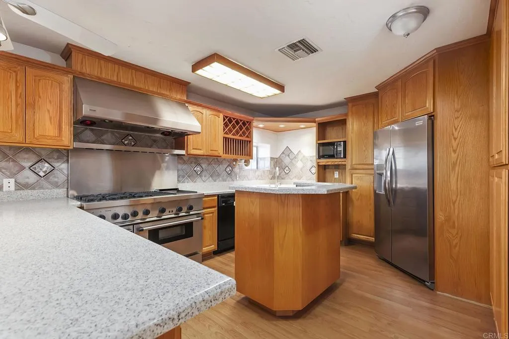 10546 Valle Vista Rd