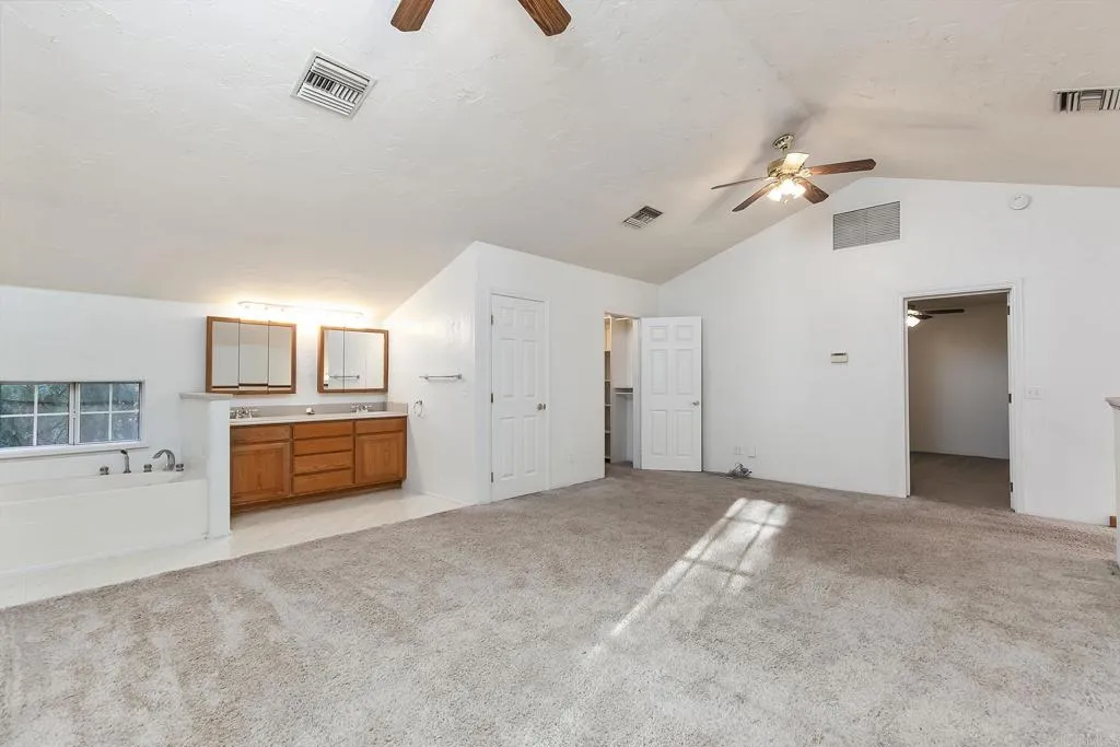 10546 Valle Vista Rd