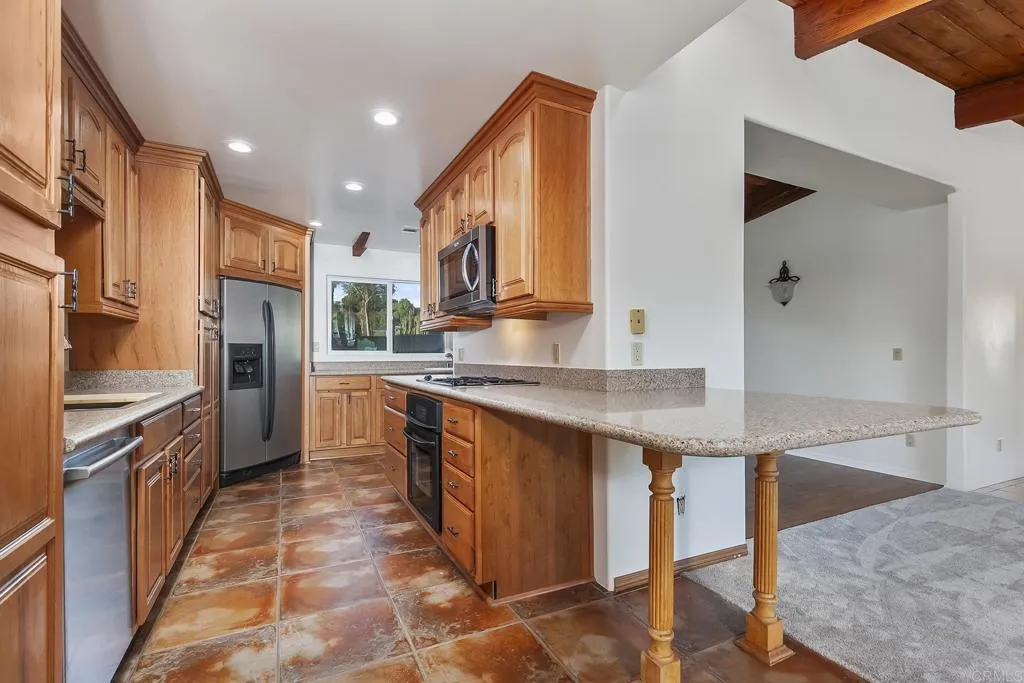 10546 Valle Vista Rd