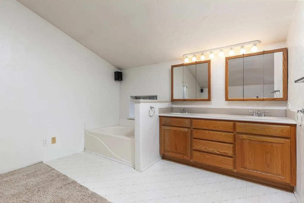10546 Valle Vista Rd