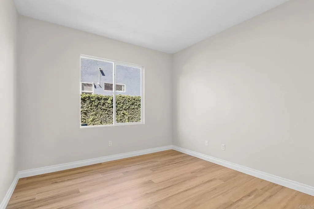 1279 W Vaquero