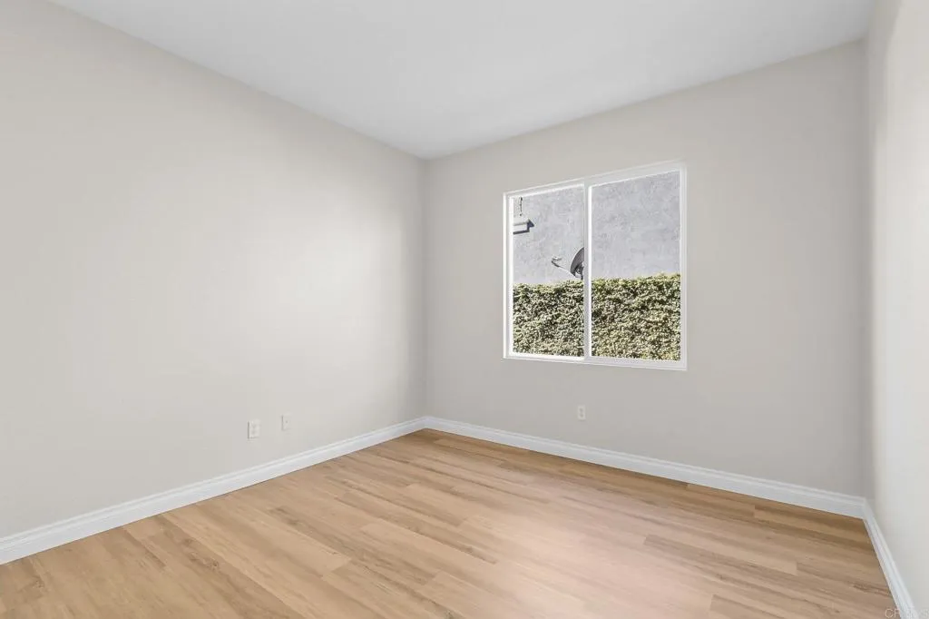 1279 W Vaquero