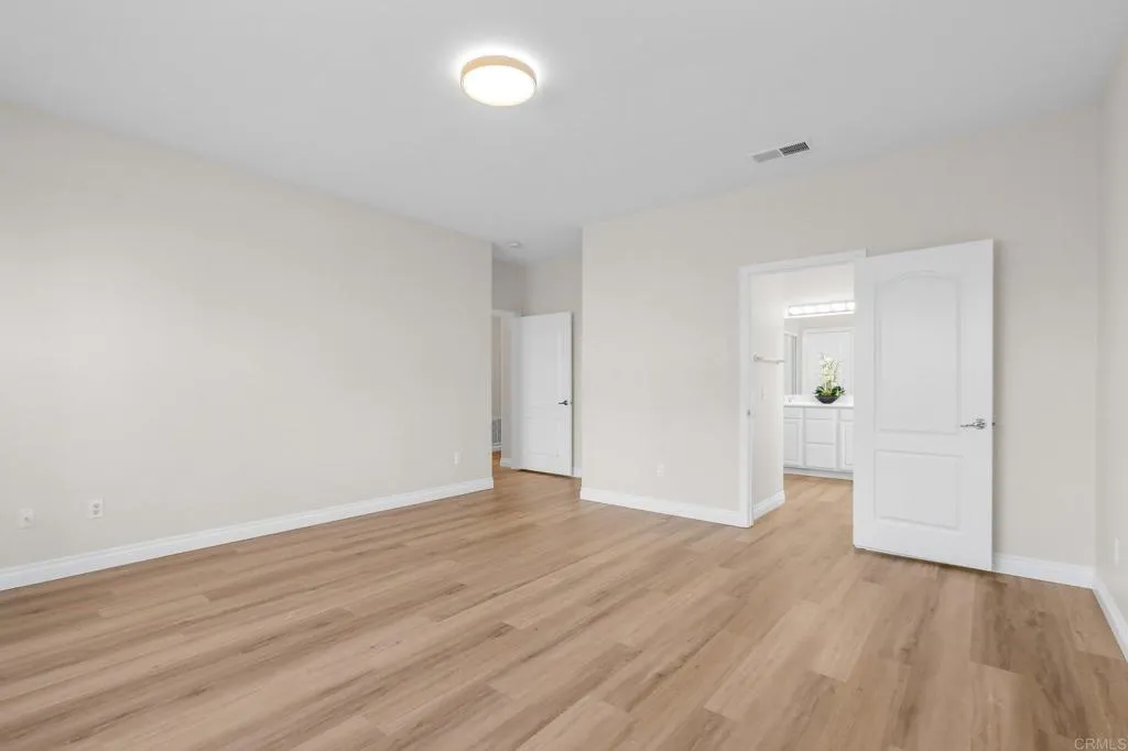 1279 W Vaquero
