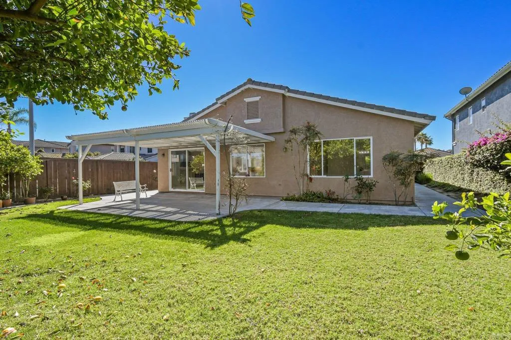 1279 W Vaquero