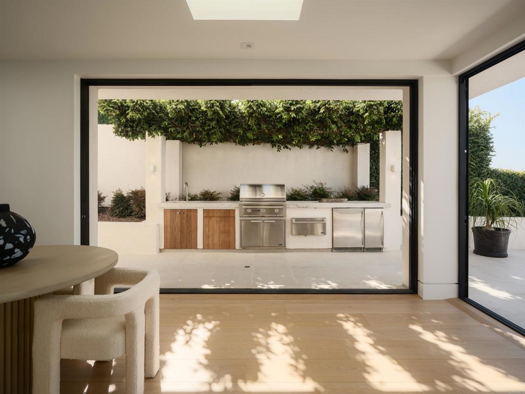 2082 Via Casa Alta
