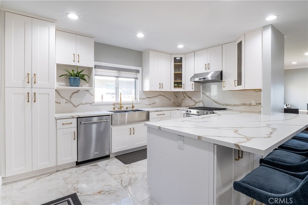 5339 E Greenmeadow