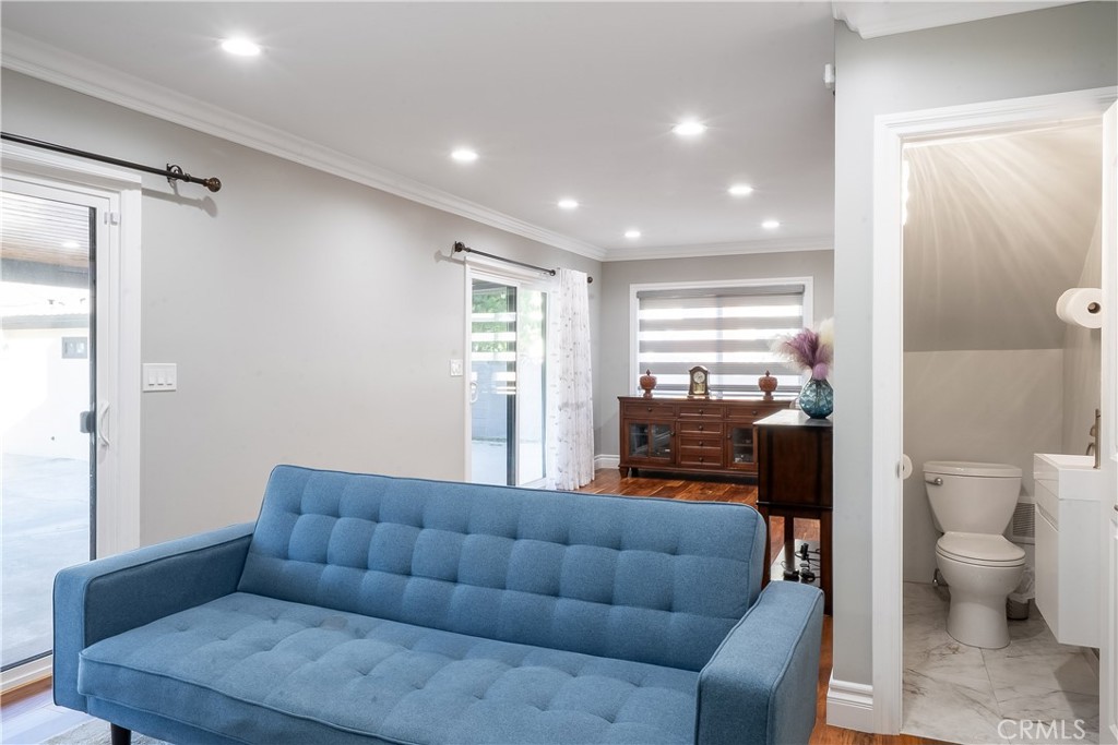 5339 E Greenmeadow