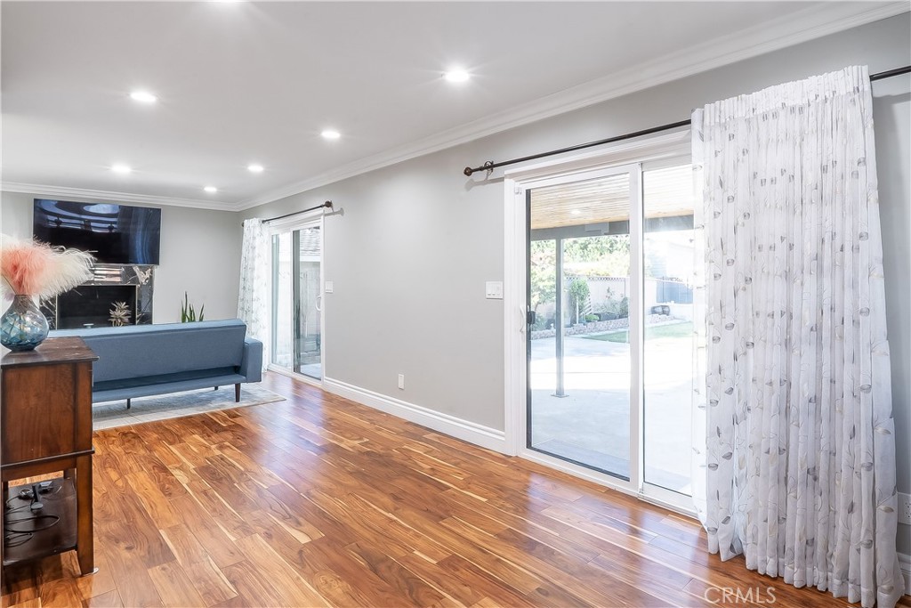 5339 E Greenmeadow