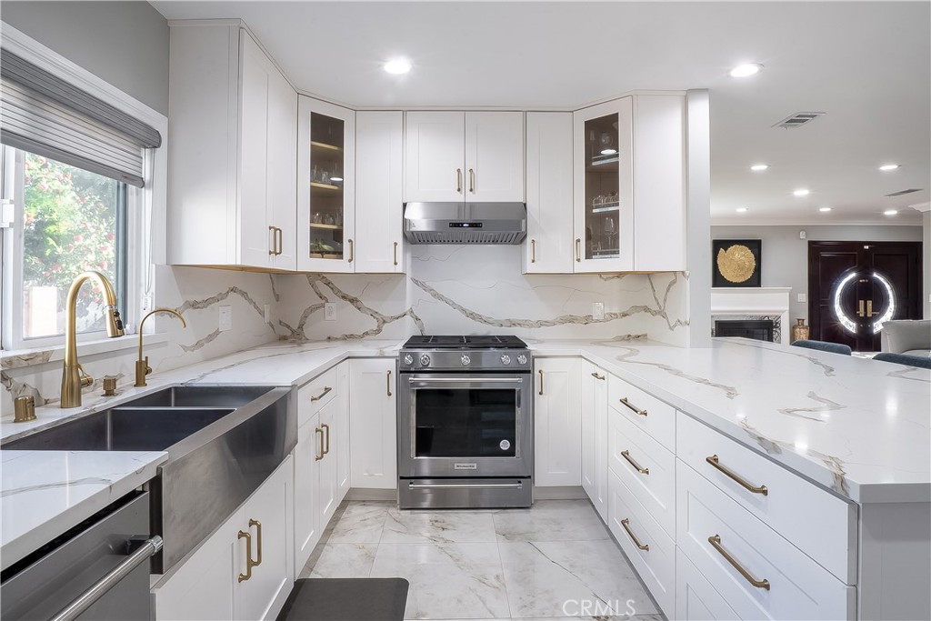 5339 E Greenmeadow