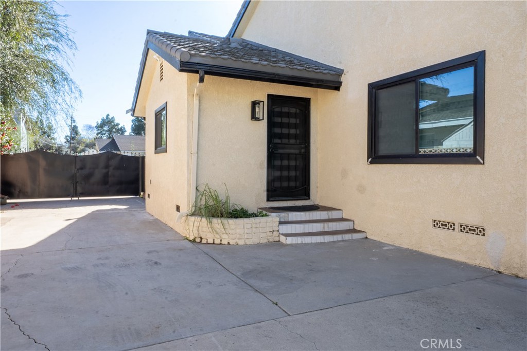 5339 E Greenmeadow
