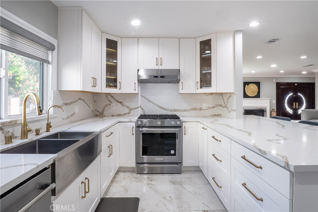 5339 E Greenmeadow