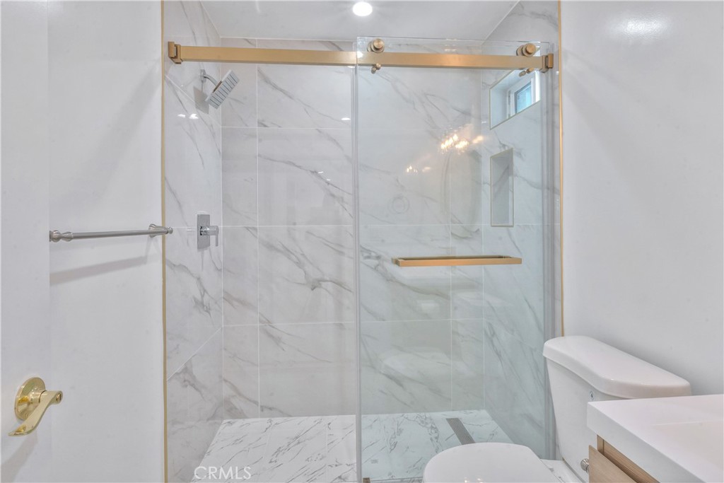 5339 E Greenmeadow