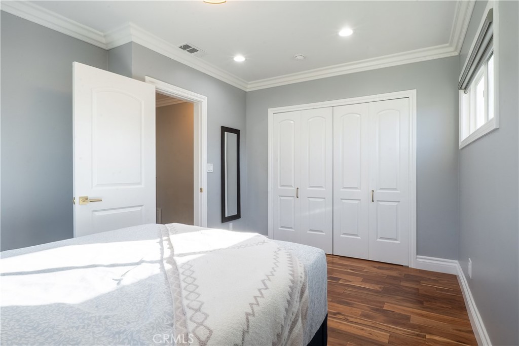 5339 E Greenmeadow