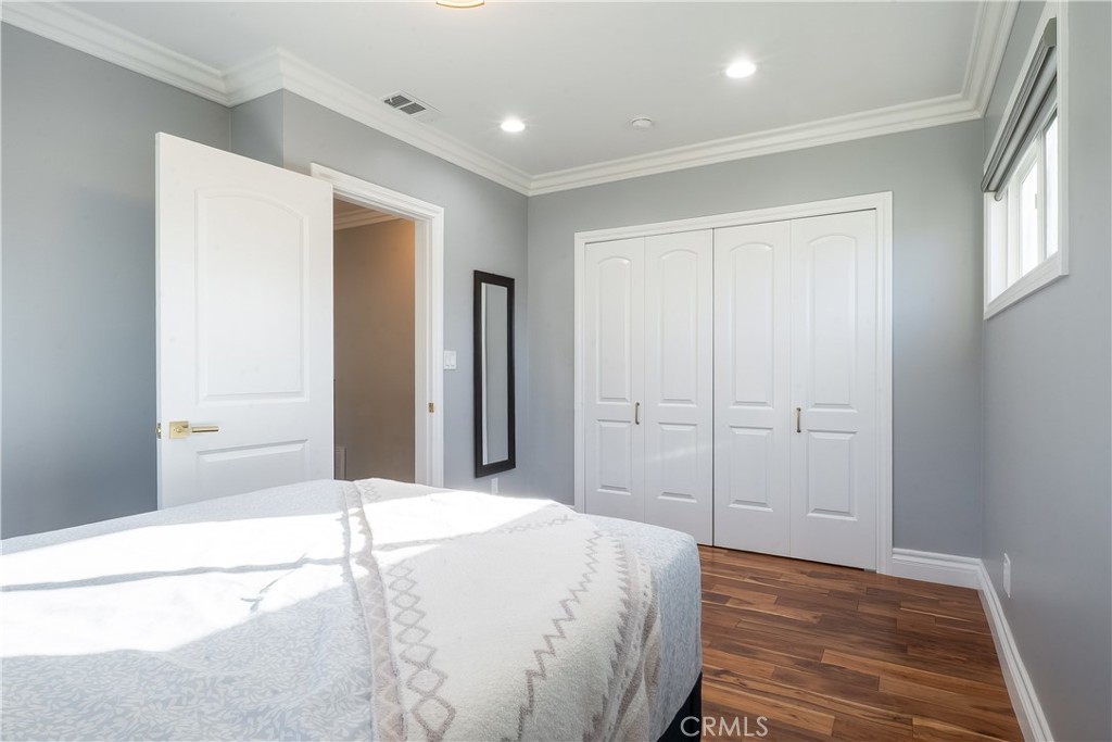 5339 E Greenmeadow