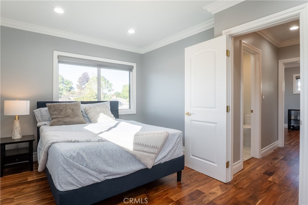 5339 E Greenmeadow