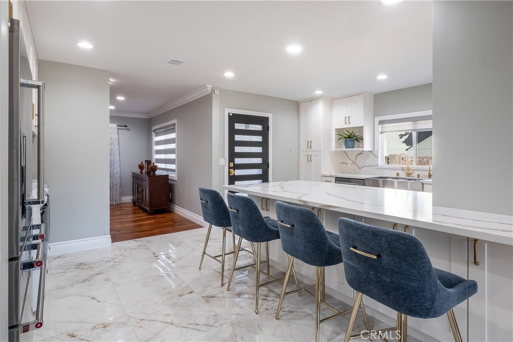 5339 E Greenmeadow