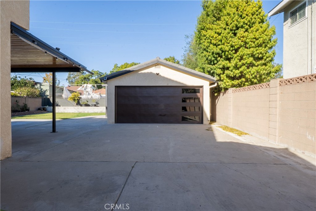 5339 E Greenmeadow