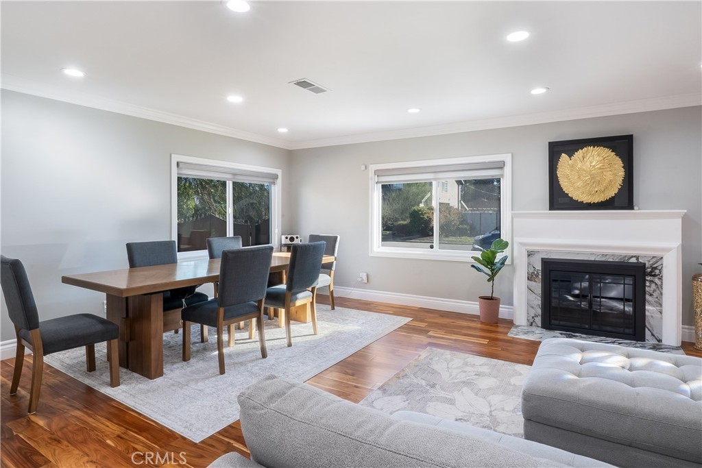 5339 E Greenmeadow