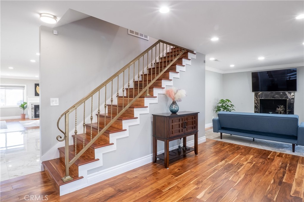5339 E Greenmeadow
