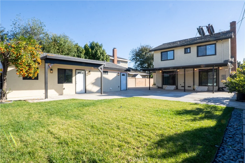 5339 E Greenmeadow