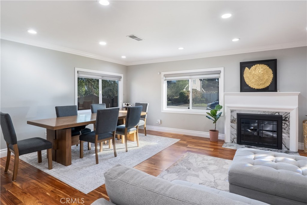 5339 E Greenmeadow