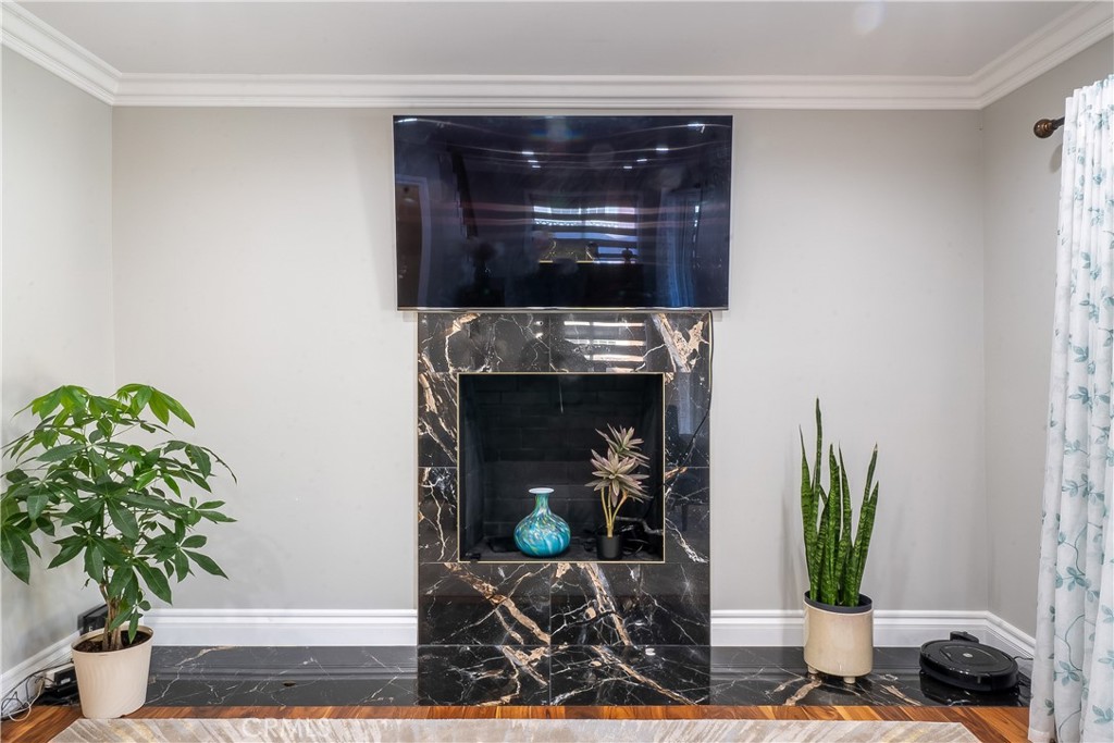 5339 E Greenmeadow