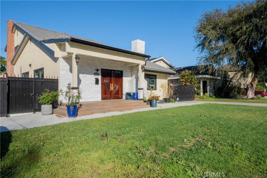 5339 E Greenmeadow