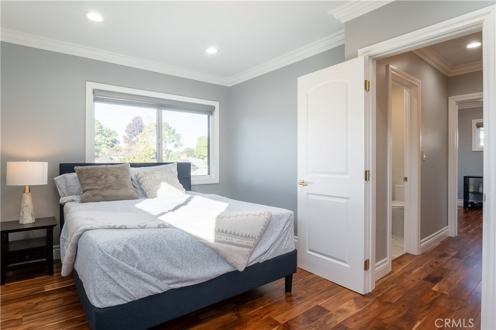 5339 E Greenmeadow