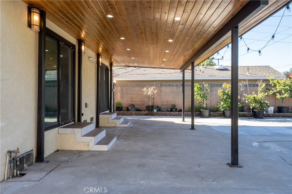 5339 E Greenmeadow