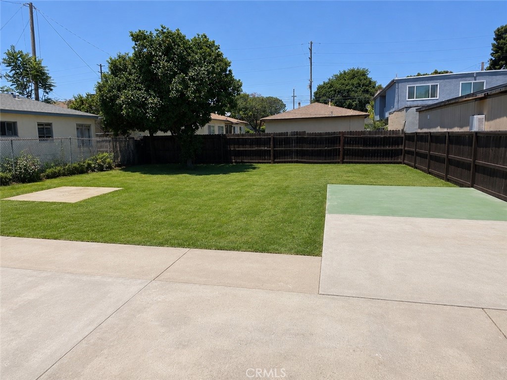 2345 W Cameron