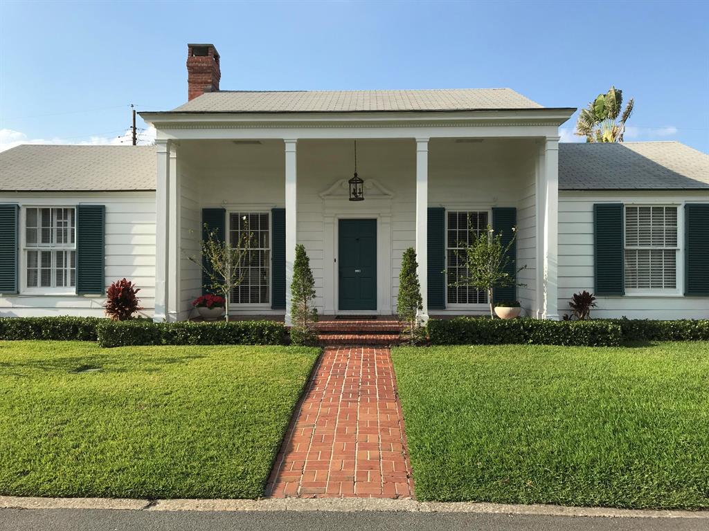223 Colonial Lane