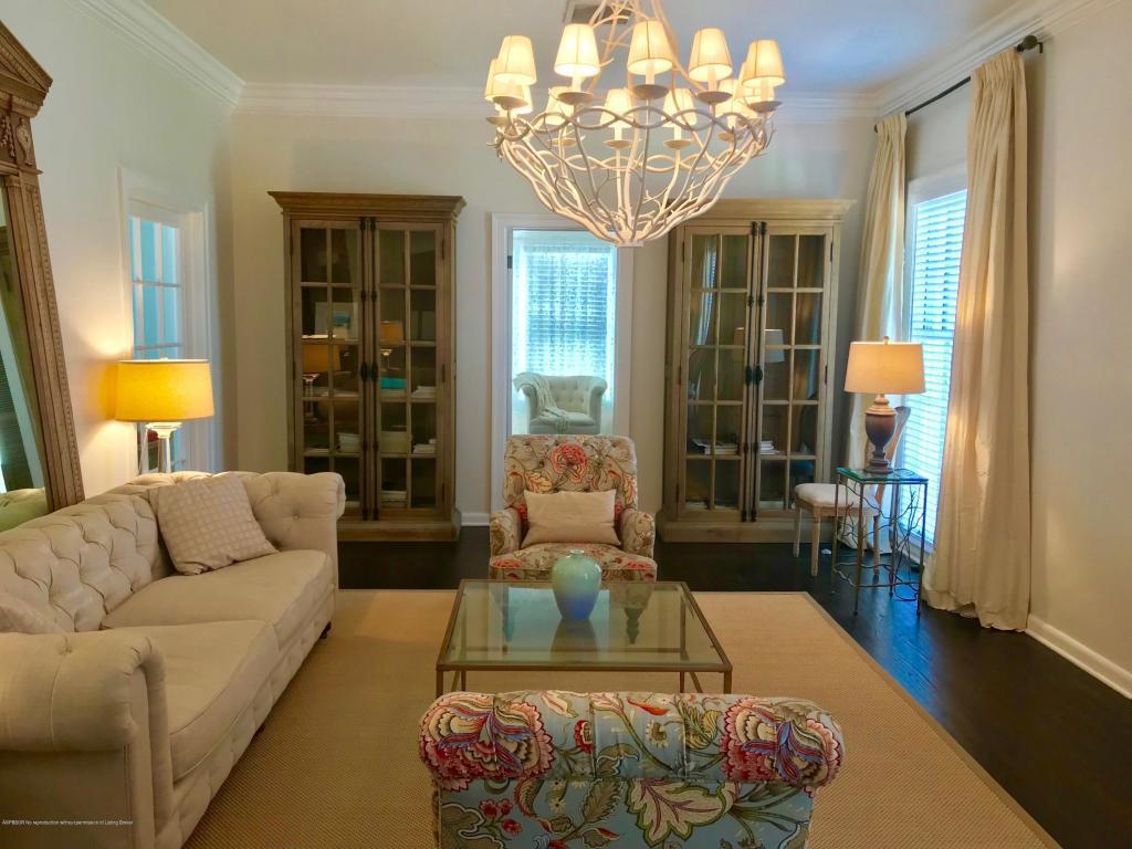 223 Colonial Lane