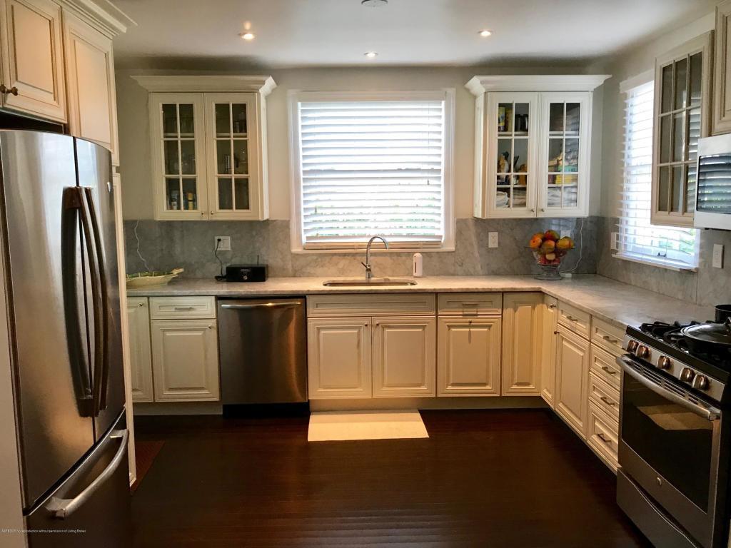 223 Colonial Lane