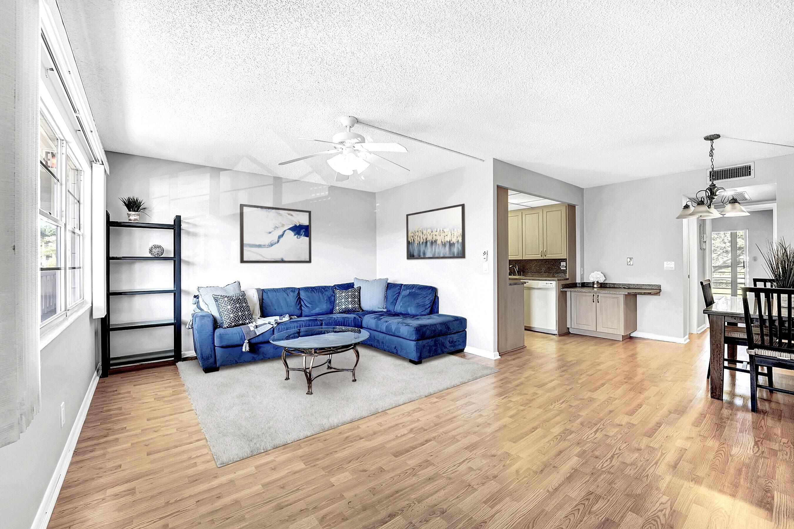 2046 Rexford C