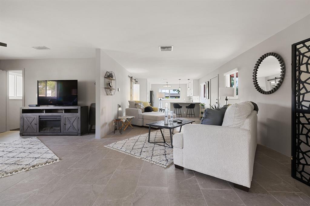 310 Flamingo Lane