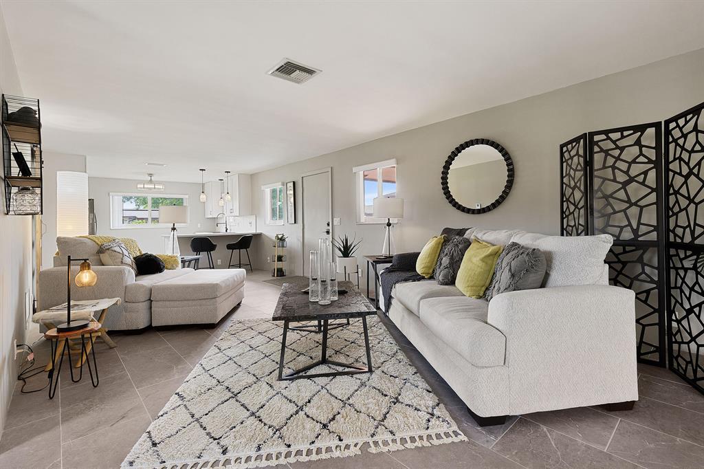310 Flamingo Lane