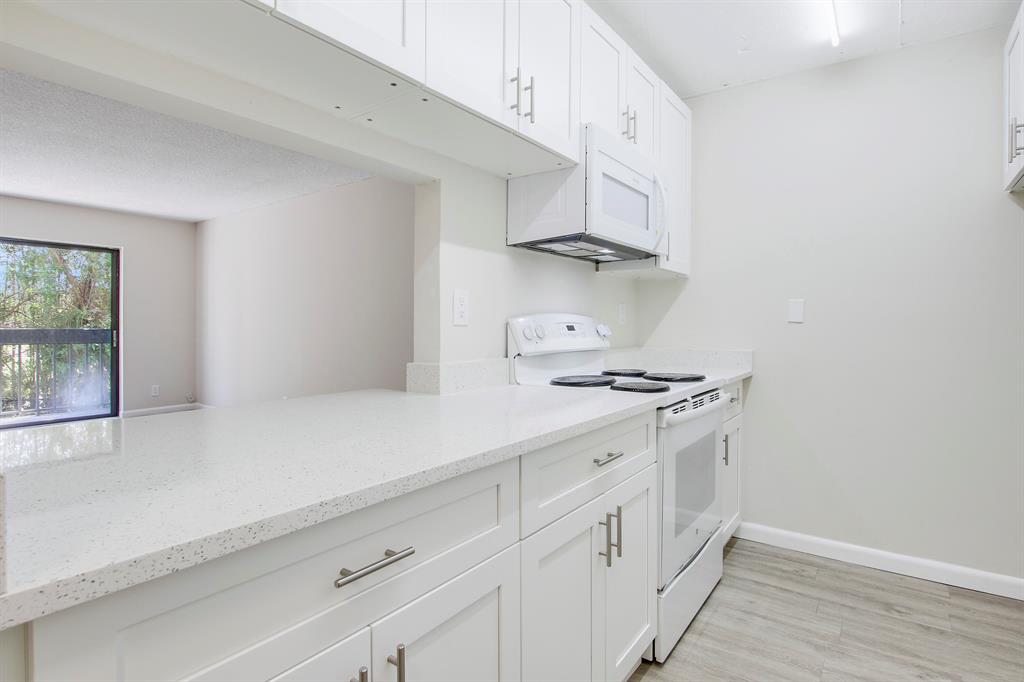 2050 N Congress Avenue Unit: 206
