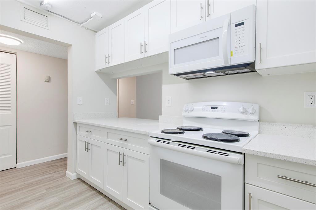 2050 N Congress Avenue Unit: 206